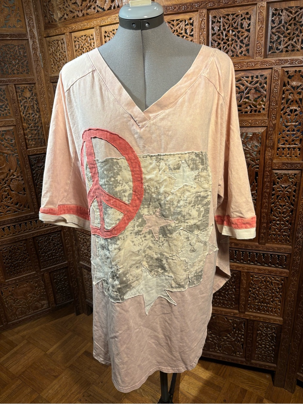 Oli & Hali Dusty Pink V-Neck Tunic with Peace & Star Motif